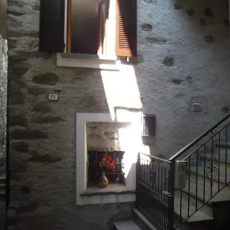Apartment Village House Gravedona