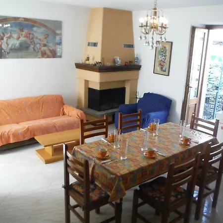 Village House Apartment *