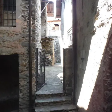 Apartment Village House Gravedona