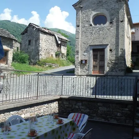 Village House Apartment